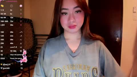 Snapshot of sweetlovepinay04 chatting on July 14, 2026, 2:05 am Zoe online show from July 14, 2026, 2:05 am