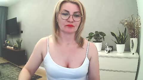 Snapshot of sweetmarthaaa chatting on April 28, 2026, 3:06 pm sweetmarthaaa online show from April 28, 2026, 3:06 pm