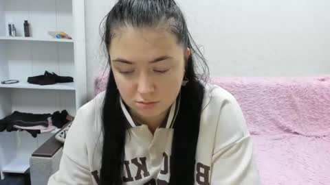 sweetmarylove online show from December 10, 2024, 9:23 am