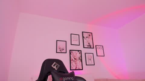 instagram melisabahamon  online show from February 6, 2025, 9:17 pm