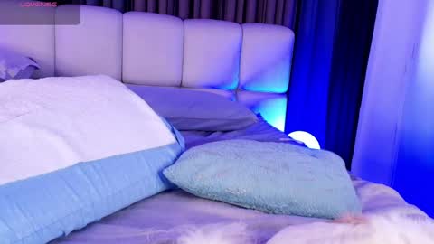 LUNA online show from April 18, 2026, 7:58 pm