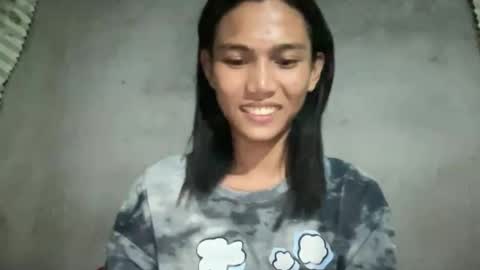 Nia online show from November 23, 2025, 9:42 am