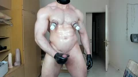Snapshot of sweetmuscles_boy chatting on July 21, 2026, 6:05 am Lorenzo online show from July 21, 2026, 6:05 am