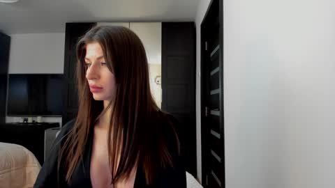 Snapshot of sweetndcrazy chatting on January 7, 2025, 7:31 am Nicole online show from January 7, 2025, 7:31 am