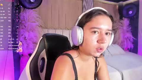 Snapshot of sweetnova_ chatting on July 2, 2026, 10:05 pm Sweet Nova online show from July 2, 2026, 10:05 pm