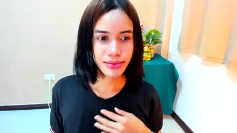 Erica   online show from November 1, 2025, 2:35 am