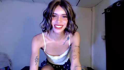 Erica   online show from November 30, 2025, 3:54 am