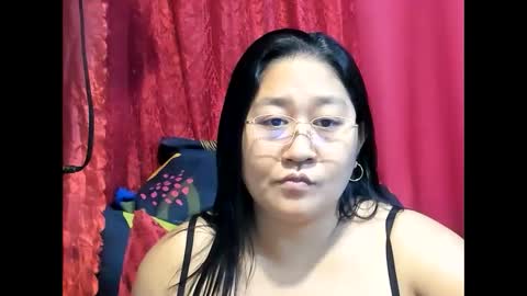 Snapshot of sweetpilipina88 chatting on May 24, 2026, 12:04 am MIA online show from May 24, 2026, 12:04 am