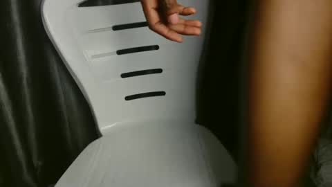 slim ivy online show from March 23, 2026, 9:02 am