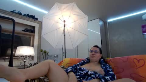 SweetRaisa online show from October 9, 2025, 2:53 am