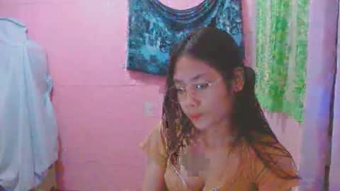 Snapshot of sweetsexygirl20 chatting on May 17, 2026, 1:18 pm Mia online show from May 17, 2026, 1:18 pm