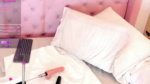 Sharon  online show from December 4, 2024, 1:42 pm