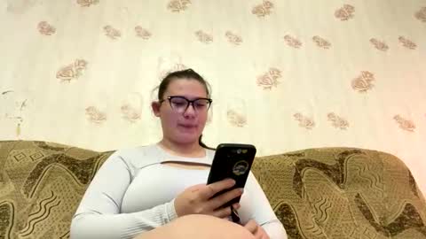 sweetsinua online show from March 27, 2026, 9:14 pm