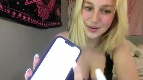 Skylar online show from May 9, 2026, 1:00 am