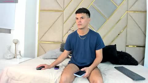 sweetstacy_ online show from February 20, 2025, 9:09 pm