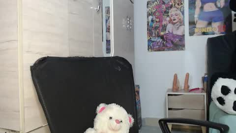 sweett_candy1 online show from November 5, 2025, 3:39 am