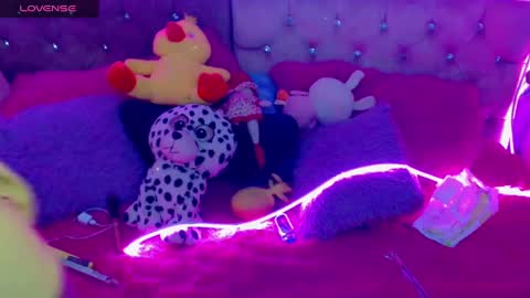 martina online show from February 5, 2025, 1:04 am