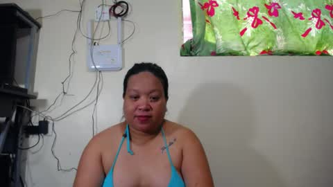 mia and luna online show from May 22, 2026, 1:13 am