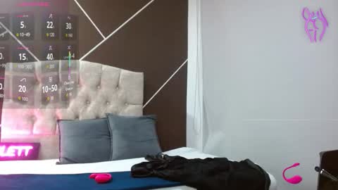 Scarlet online show from November 25, 2025, 11:21 am