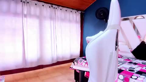 ALONDRA online show from March 7, 2025, 6:54 pm