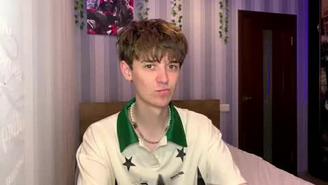 Sweety Dude online show from April 21, 2026, 3:17 pm