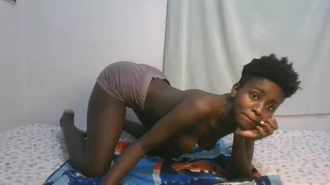 sweety_petite online show from November 25, 2025, 10:15 am