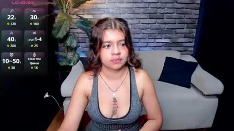 Snapshot of sweety_smilee chatting on June 25, 2026, 12:31 pm Emma online show from June 25, 2026, 12:31 pm