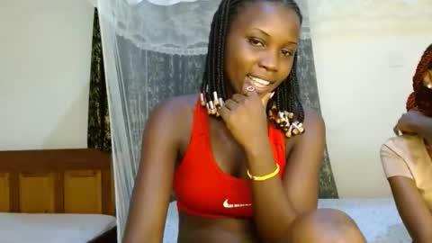 Snapshot of sweety_spixxy chatting on April 23, 2026, 5:52 am Dolly online show from April 23, 2026, 5:52 am