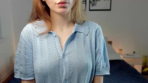 Bella . online show from September 29, 2025, 7:51 pm