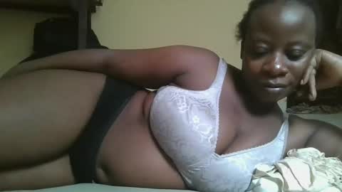 sweetyass25 online show from November 21, 2025, 7:29 am