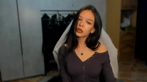 sweetydeviliya online show from May 15, 2026, 2:35 pm