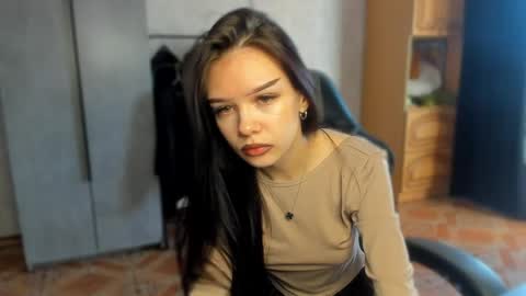 sweetydeviliya online show from May 17, 2026, 12:01 pm