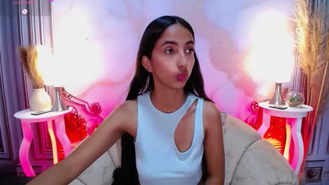 LAURA online show from September 9, 2025, 1:54 pm