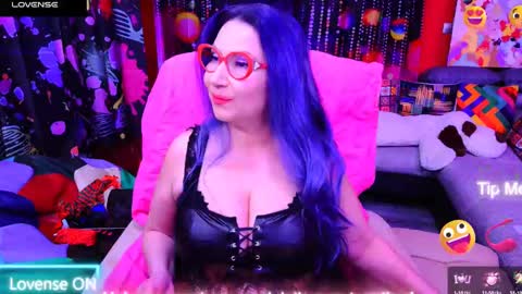 Lisa online show from February 16, 2025, 3:27 pm