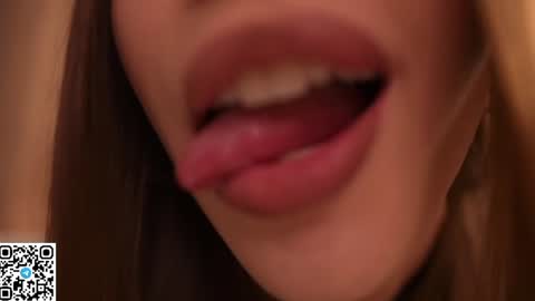 Snapshot of sweetymolli chatting on July 29, 2026, 4:05 pm Molly online show from July 29, 2026, 4:05 pm