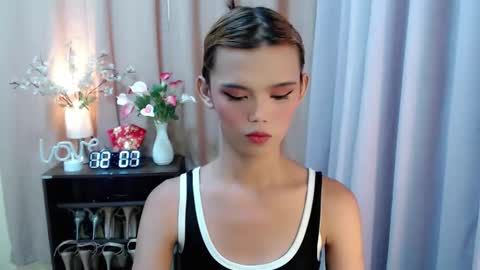 Snapshot of sweetytrannygirlxx chatting on October 1, 2025, 4:07 am Megan online show from October 1, 2025, 4:07 am