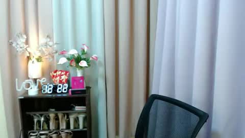 Snapshot of sweetytrannygirlxx chatting on November 14, 2025, 4:22 am Megan online show from November 14, 2025, 4:22 am