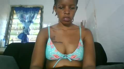 sweetz_candice online show from March 25, 2026, 12:11 pm