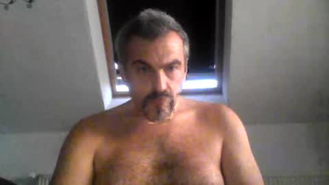 swinger_men_austria online show from November 17, 2025, 6:41 am
