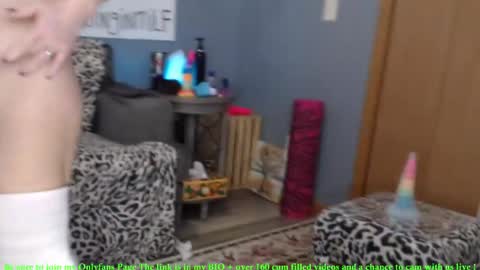 Nikki aka swinginmilf on ofs online show from December 2, 2025, 1:17 pm