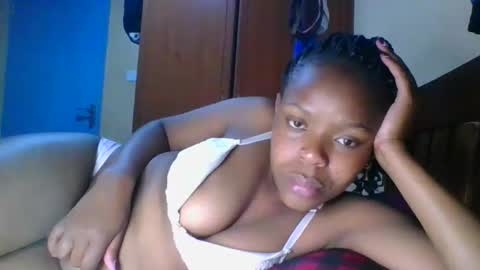 Snapshot of swit_seduction chatting on May 30, 2026, 11:18 am swit_seduction online show from May 30, 2026, 11:18 am