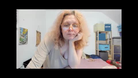 switchlorenx online show from December 14, 2024, 12:23 pm