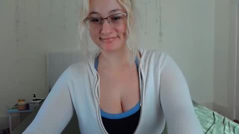 Snapshot of switchykitty chatting on March 18, 2026, 8:01 pm ashley blayde online show from March 18, 2026, 8:01 pm