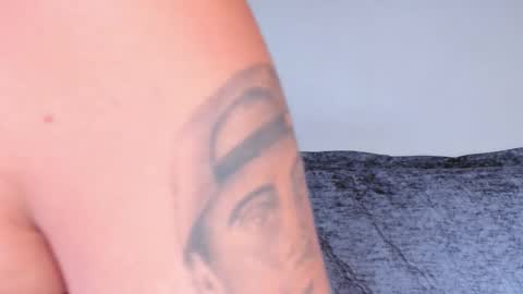 Lilly  online show from October 18, 2025, 7:25 pm