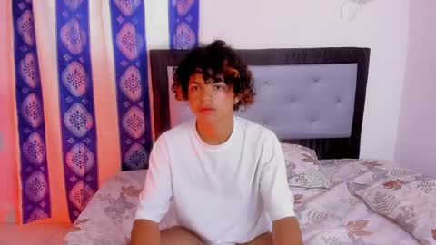 swwet_boy online show from December 23, 2024, 1:45 pm