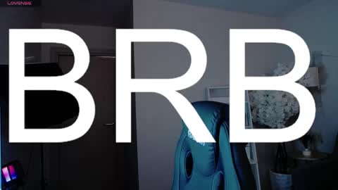 sydneysweeton online show from April 17, 2026, 11:02 am