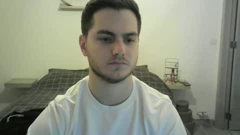 syl092 online show from December 3, 2024, 6:17 pm