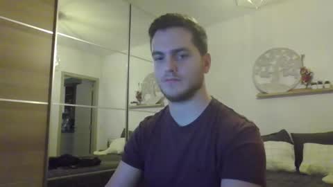 syl092 online show from December 6, 2024, 4:17 pm