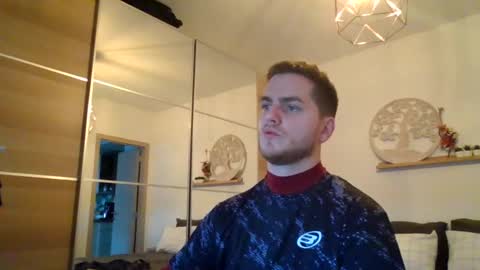 syl092 online show from January 3, 2025, 3:44 pm