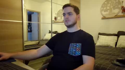 syl092 online show from January 13, 2025, 5:33 pm